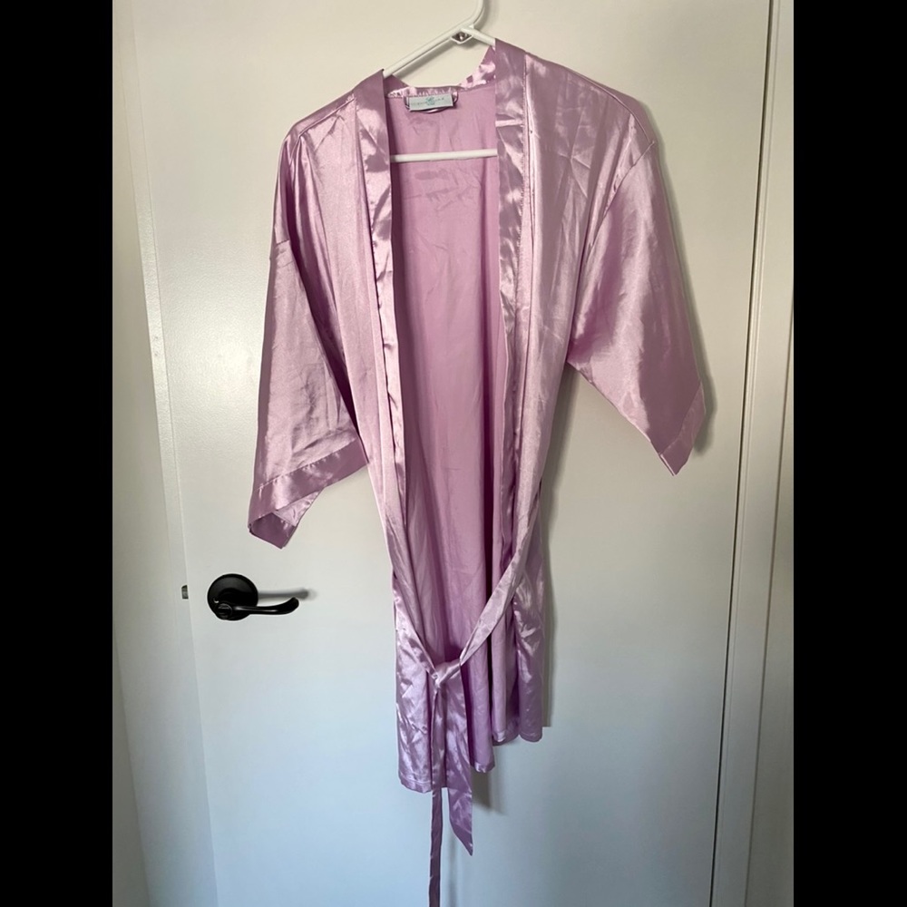 Beautiful Silk Lilac Short Robe, Small
